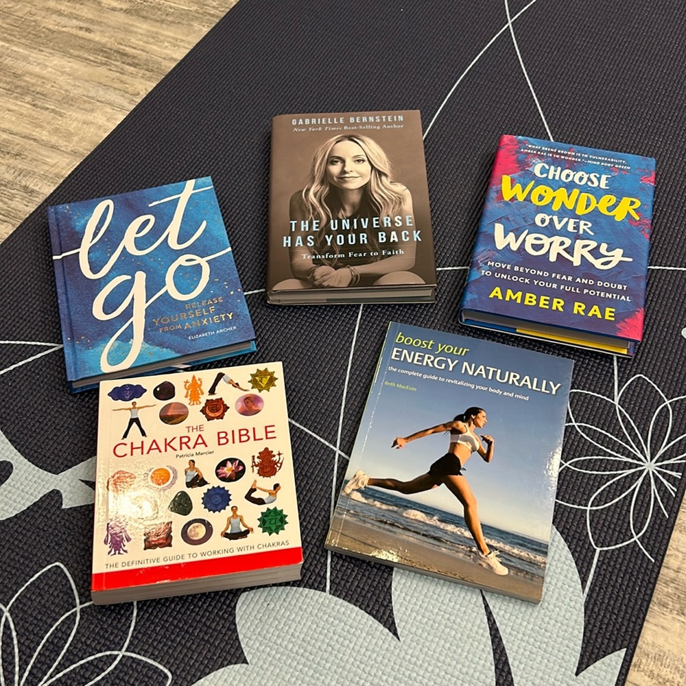 🧘‍♀️ Five books and a yoga mat 🧘‍♀️